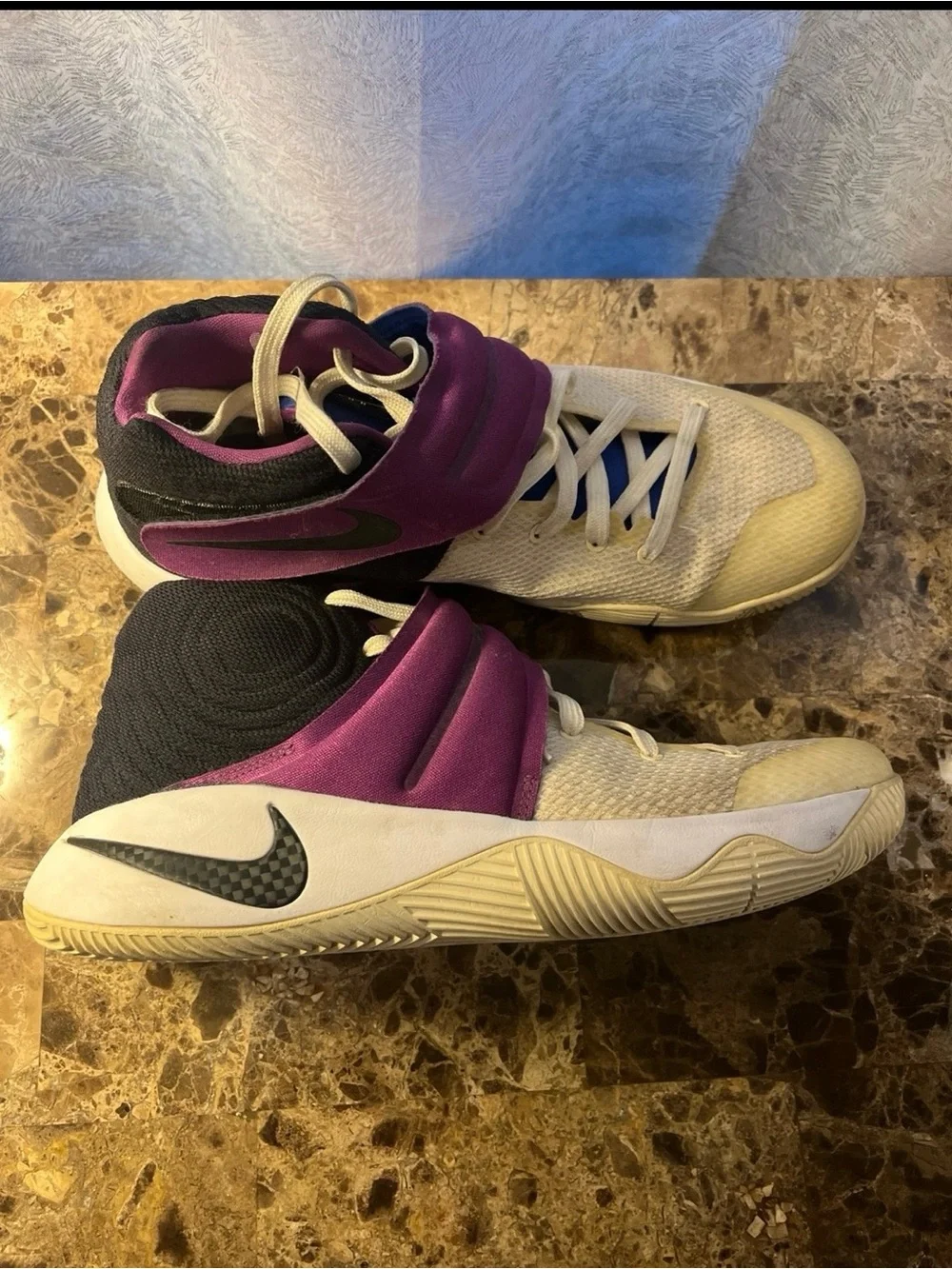 Men’s Kyrie 2’s Basketball Shoes